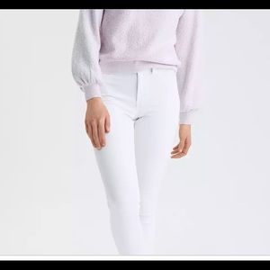 AE outfitters White High-Waisted Jegging.